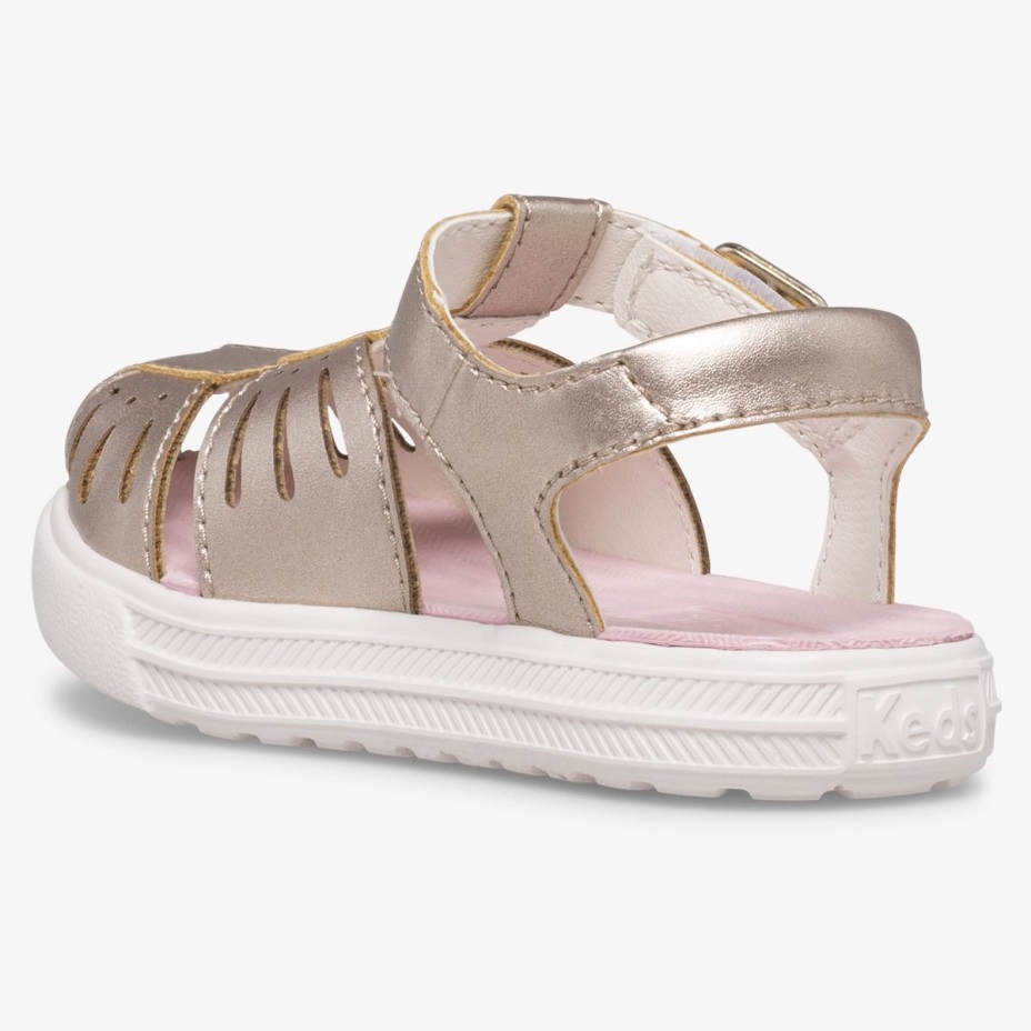 Büyük çocuğun Defne Kelebek Keds Gül Altın