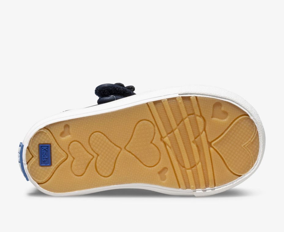 Küçük çocuğun Ella Mary Jane Donanma Keds