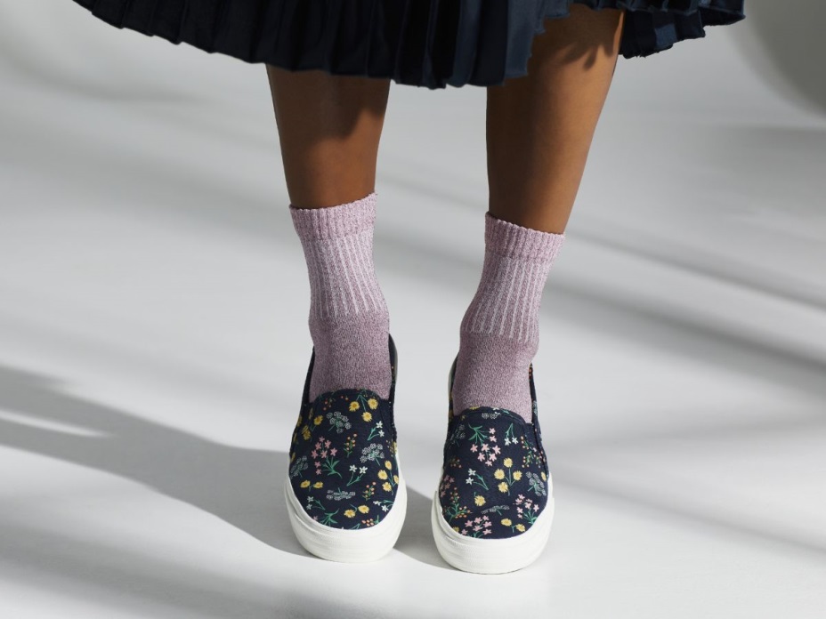 Kadın X Tüfek Kağıt Co. çift ​​katlı Minyon Fleurs Baskılı Indigo Keds