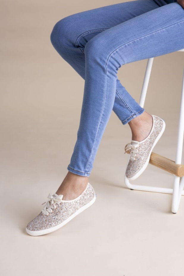 Kadın X Kate Spade New York şampiyonu Parıltılı Gül Altın çoklu Keds